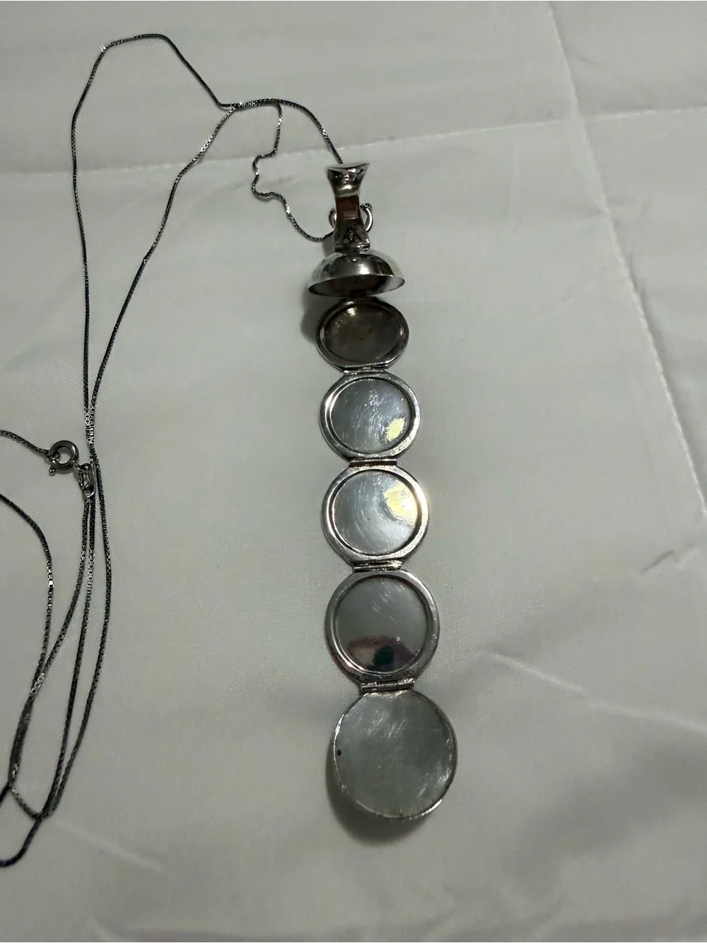 Vintage 925 Sterling Silver Expanding Sphere photo locket Necklace- 5 photo ball